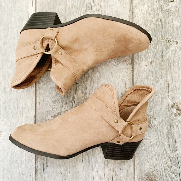 Forever 21 Tan Decorative Belt Booties Size 5.5 - Picture 2 of 5